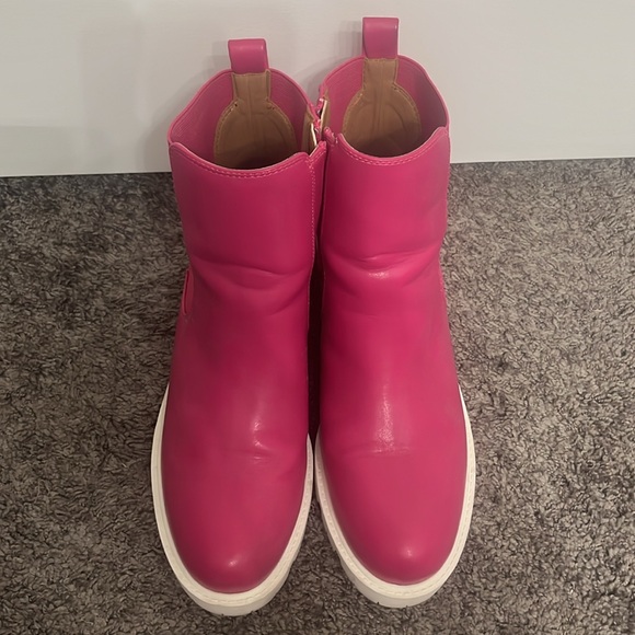 Hot pink faux leather boots - Picture 3 of 4